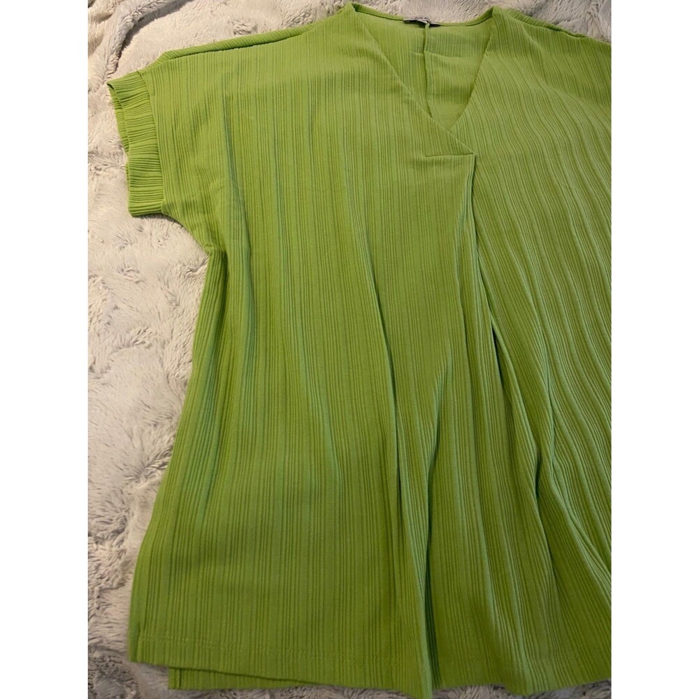 White Birch top v neck womens small whitebirch top short sleeve side slits tunic